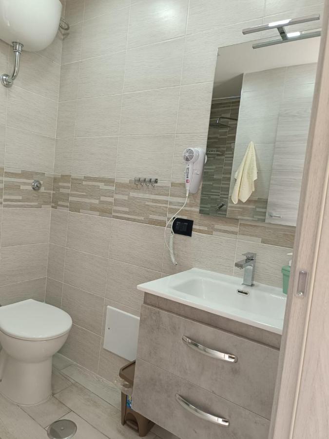 City Wonders B&B Napoli Bagian luar foto
