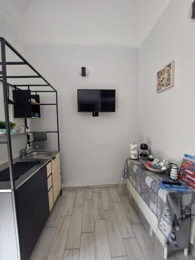 City Wonders B&B Napoli Bagian luar foto